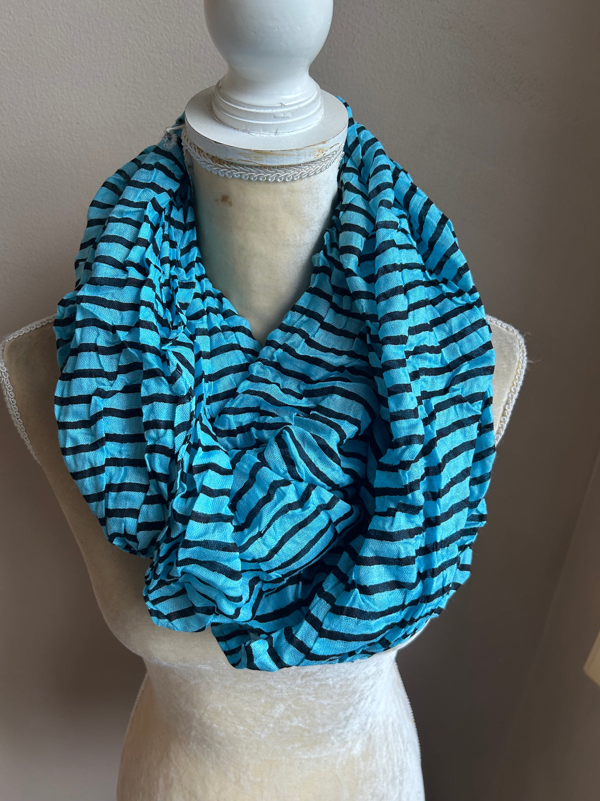 Delia’s New Women’s Scarf Blue Black Infinity Multicolor 5001