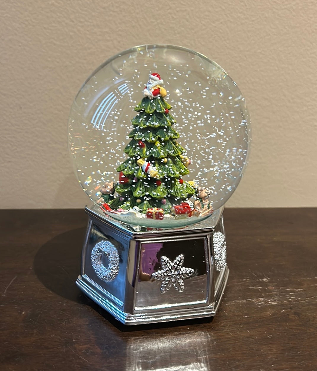 Spode Christmas Tree Musical Snow Globe We Wish You A Merry Christmas New