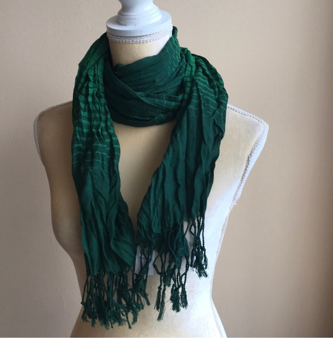 New York & Company Women’s Green Striped Scarf Fringed New 5000-3102