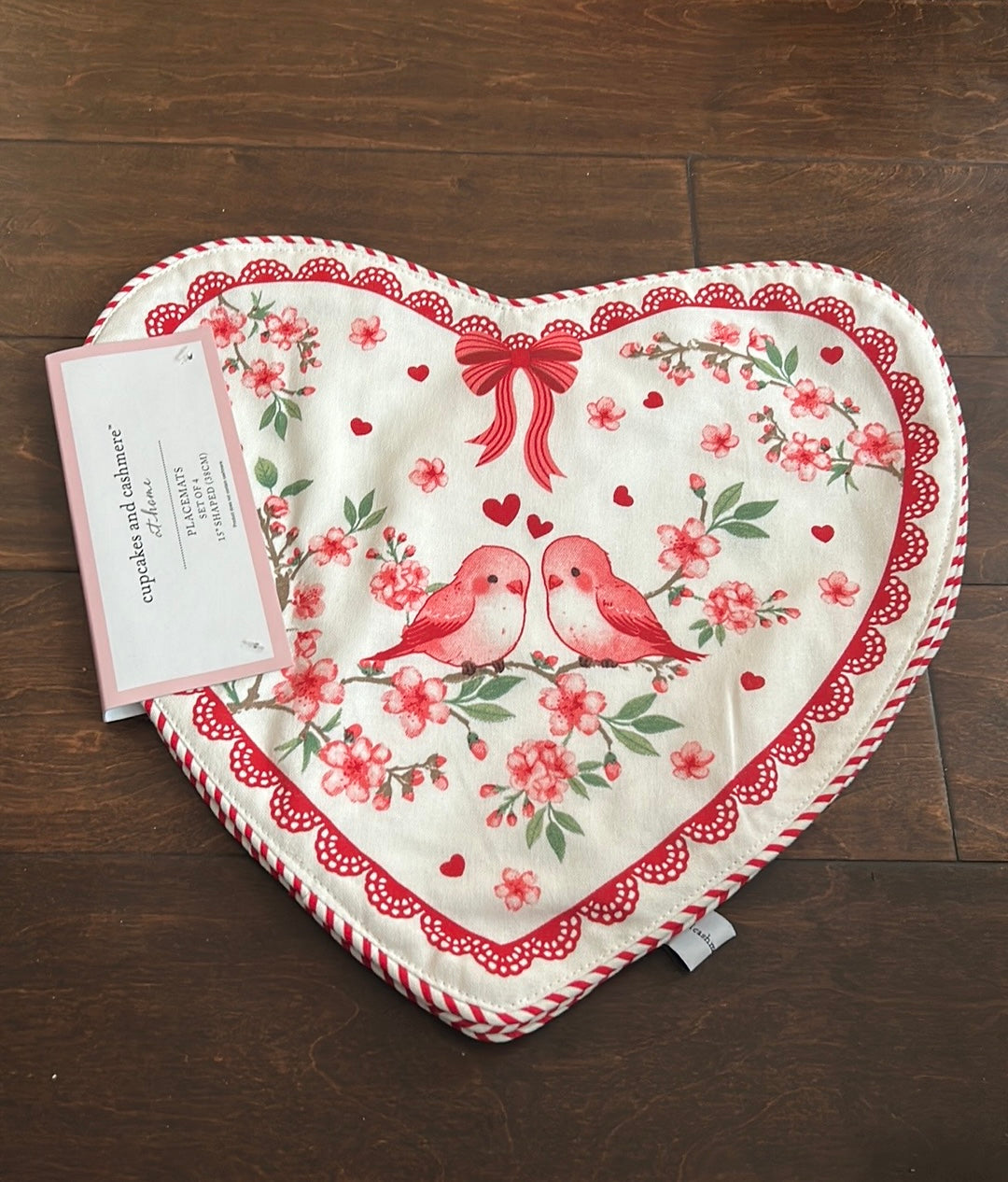 Cupcakes & Cashmere Set Of 4 Heart Shaped Placemats New Lovebirds Floral