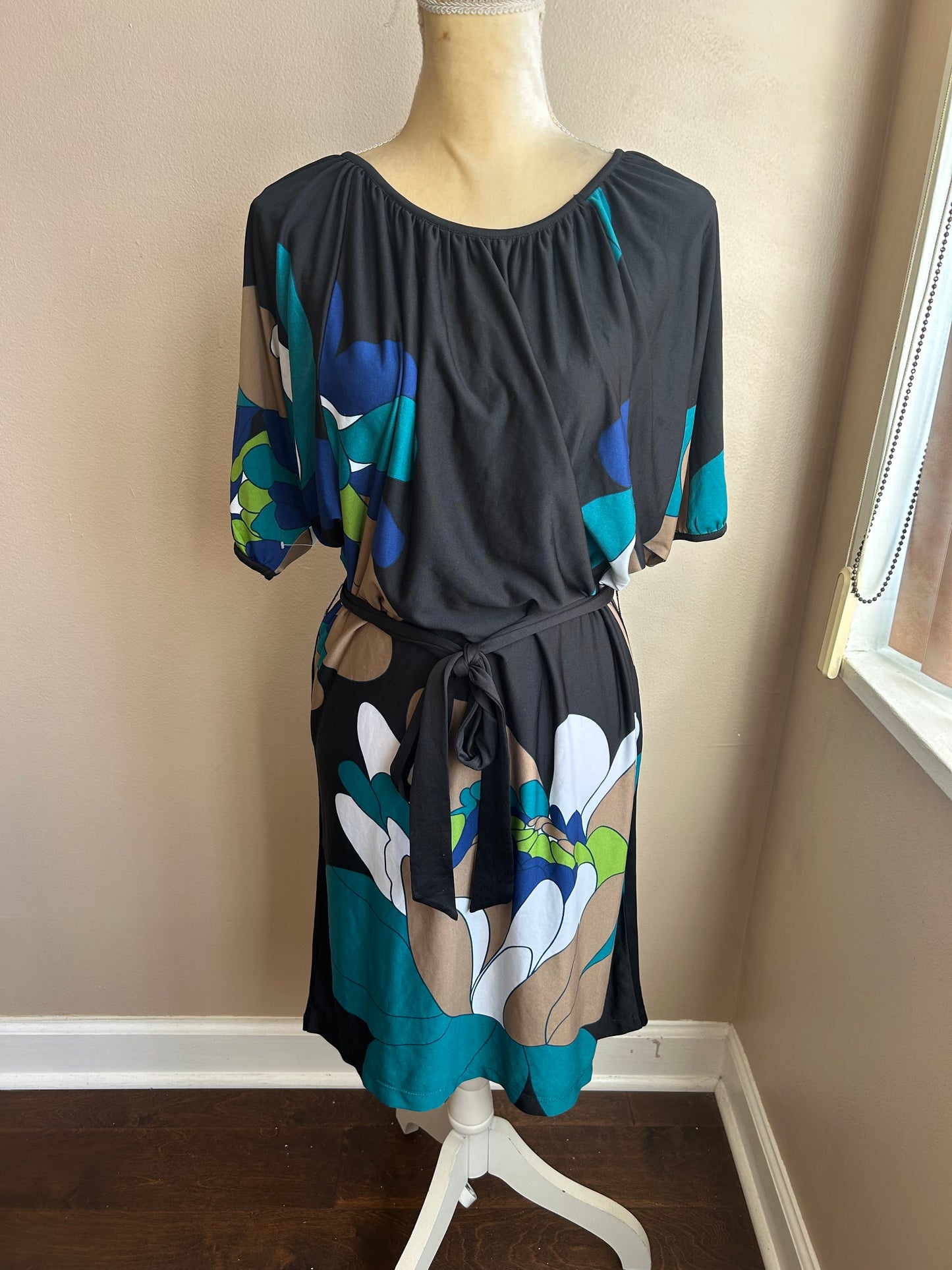 New Womens Dress Sz M Floral Print With Belt  4124