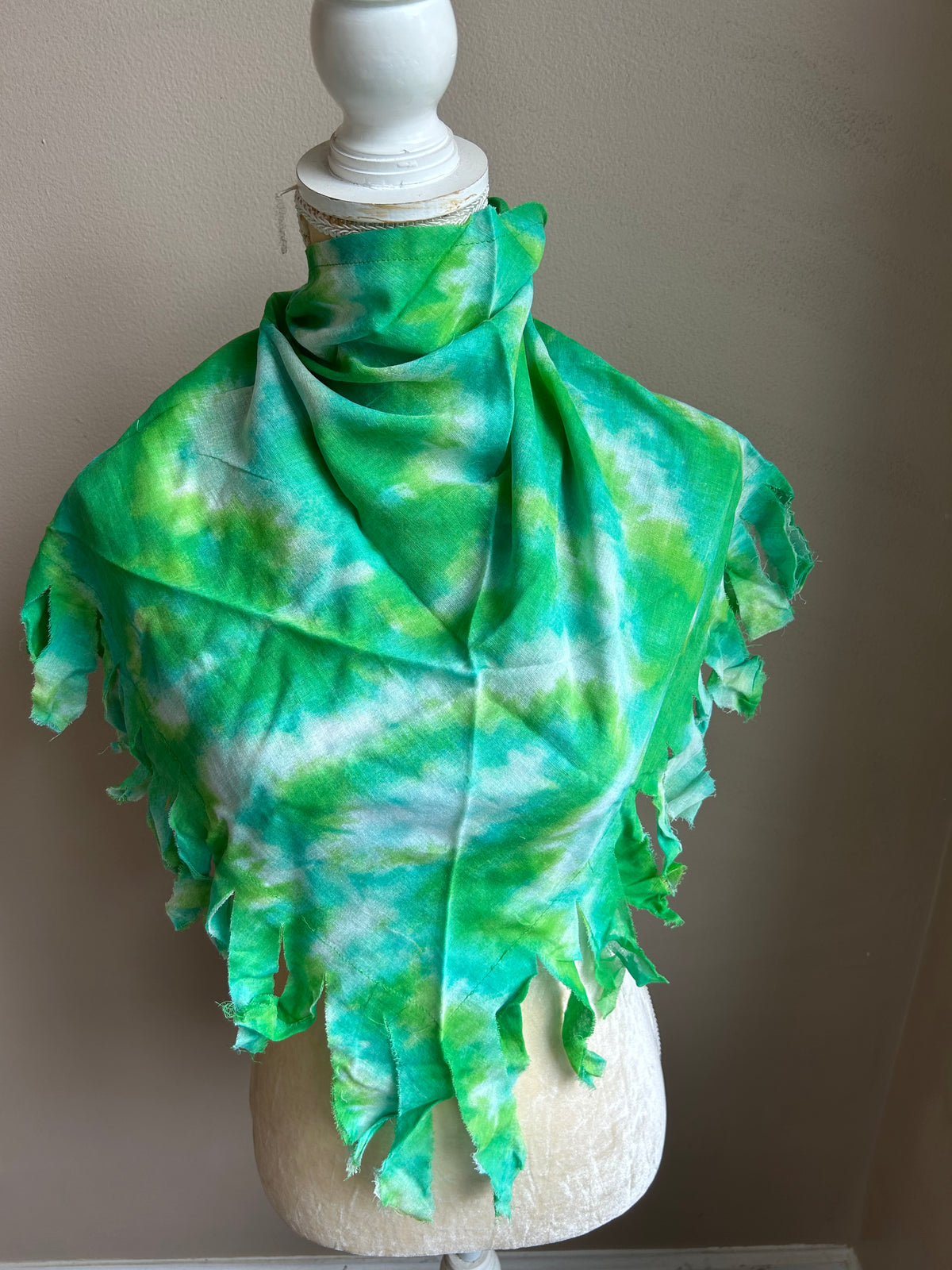 New Womens Scarf Tye Dye Multicolor Green 5002-3102 Triangle Shaped