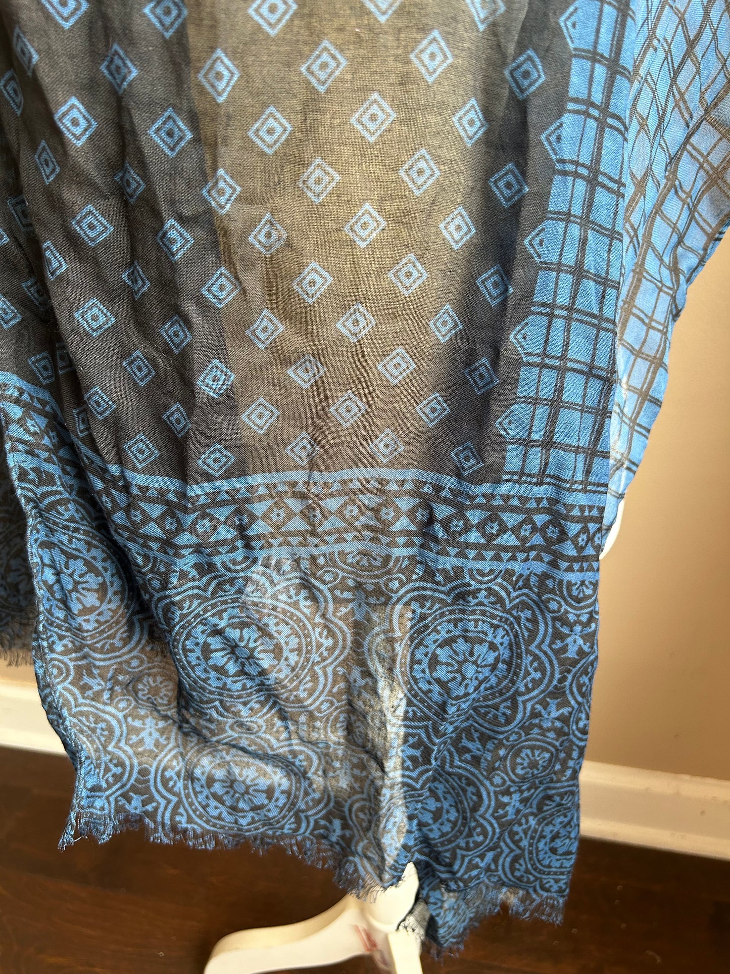 Rue 21 Womens Scarf Blue Floral Plaid  Print New 5000-3102