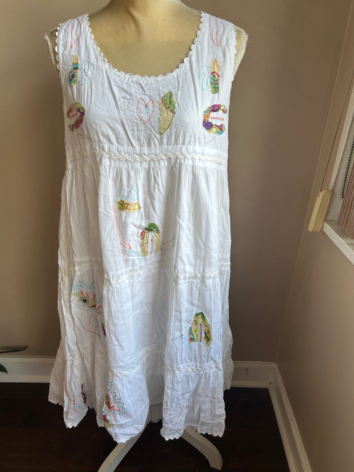 Mystery Women’s White Dress Patch Work Embroidered Sz L Cotton Lined 5003