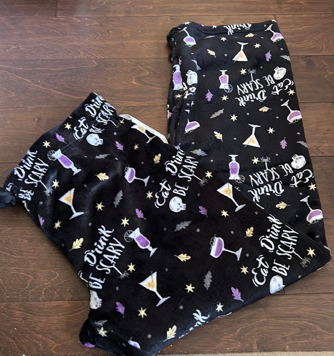 Daydream womens Halloween Theme Plush Pajama Pants New Cocktails