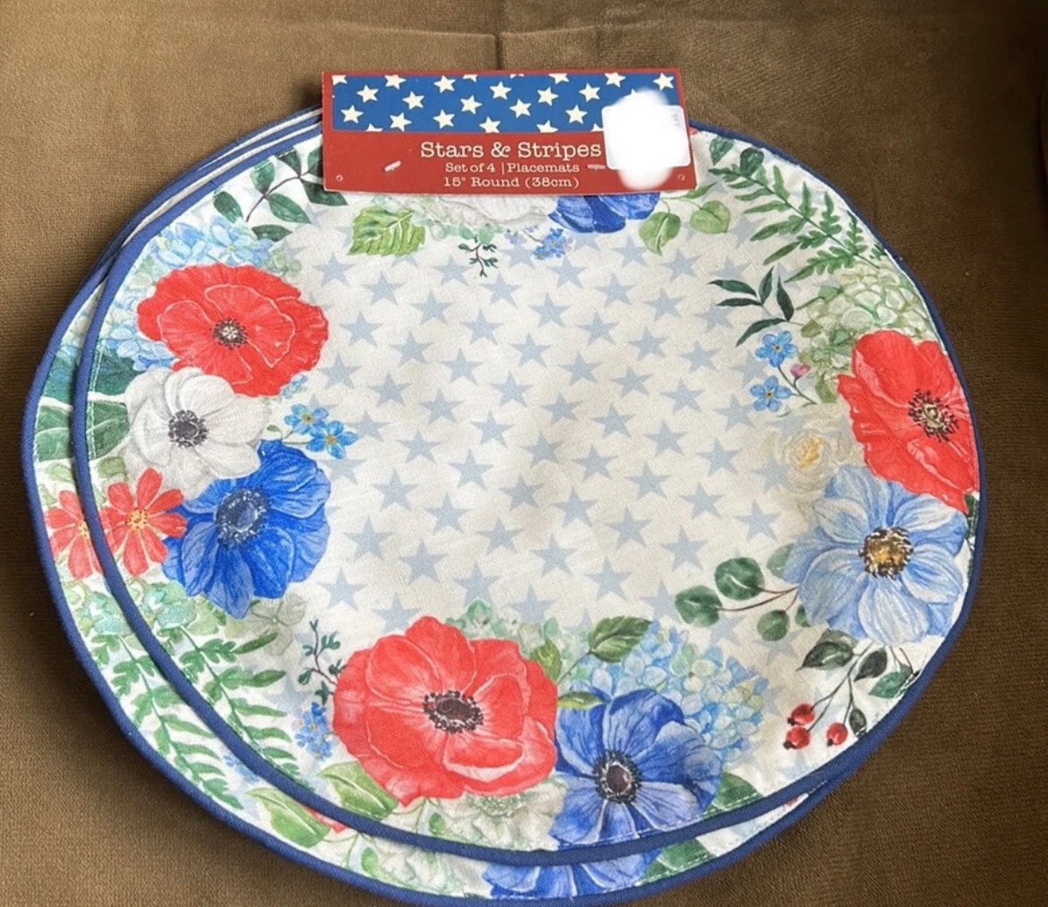 Stars & Stripes Set of 4 Americana Floral Red White blue Placemats New