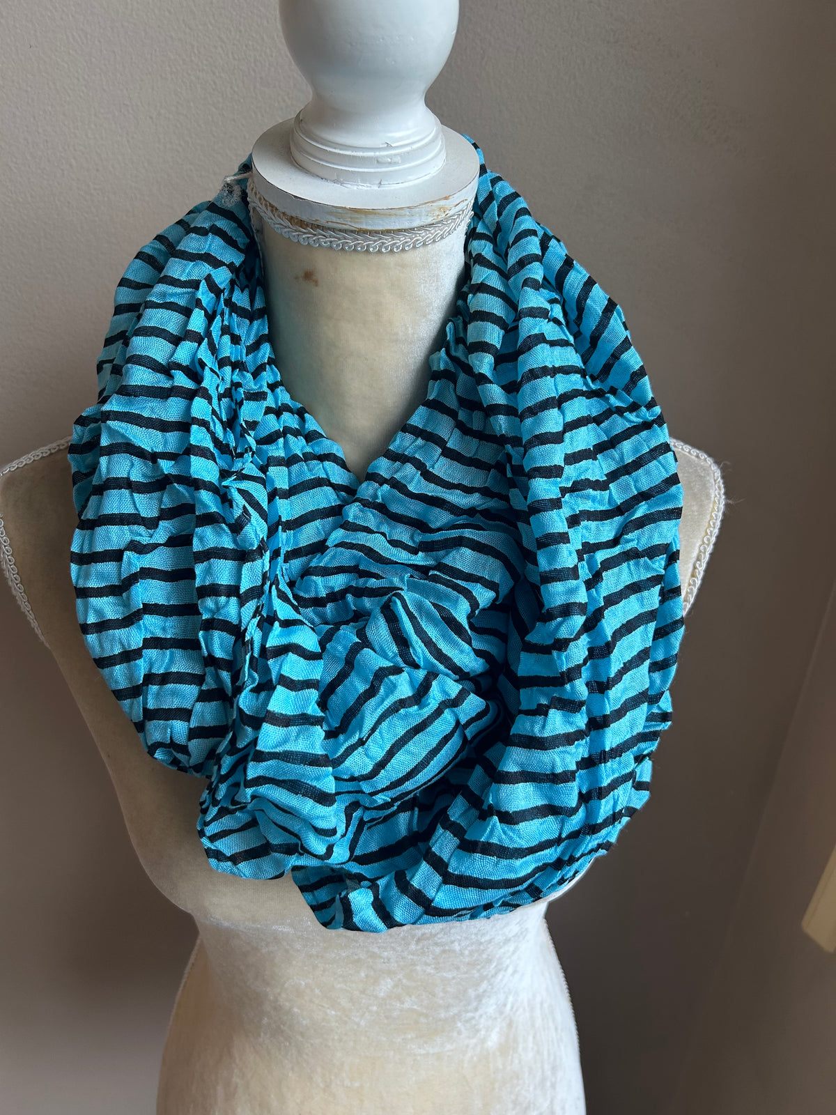 Delia’s New Women’s Scarf Blue Black Infinity Multicolor 5001