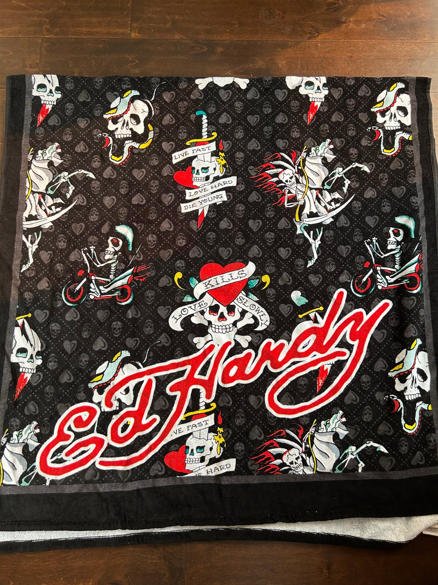 Ed Hardy Beach Towel Brand New 36”x72” Skulls Hearts