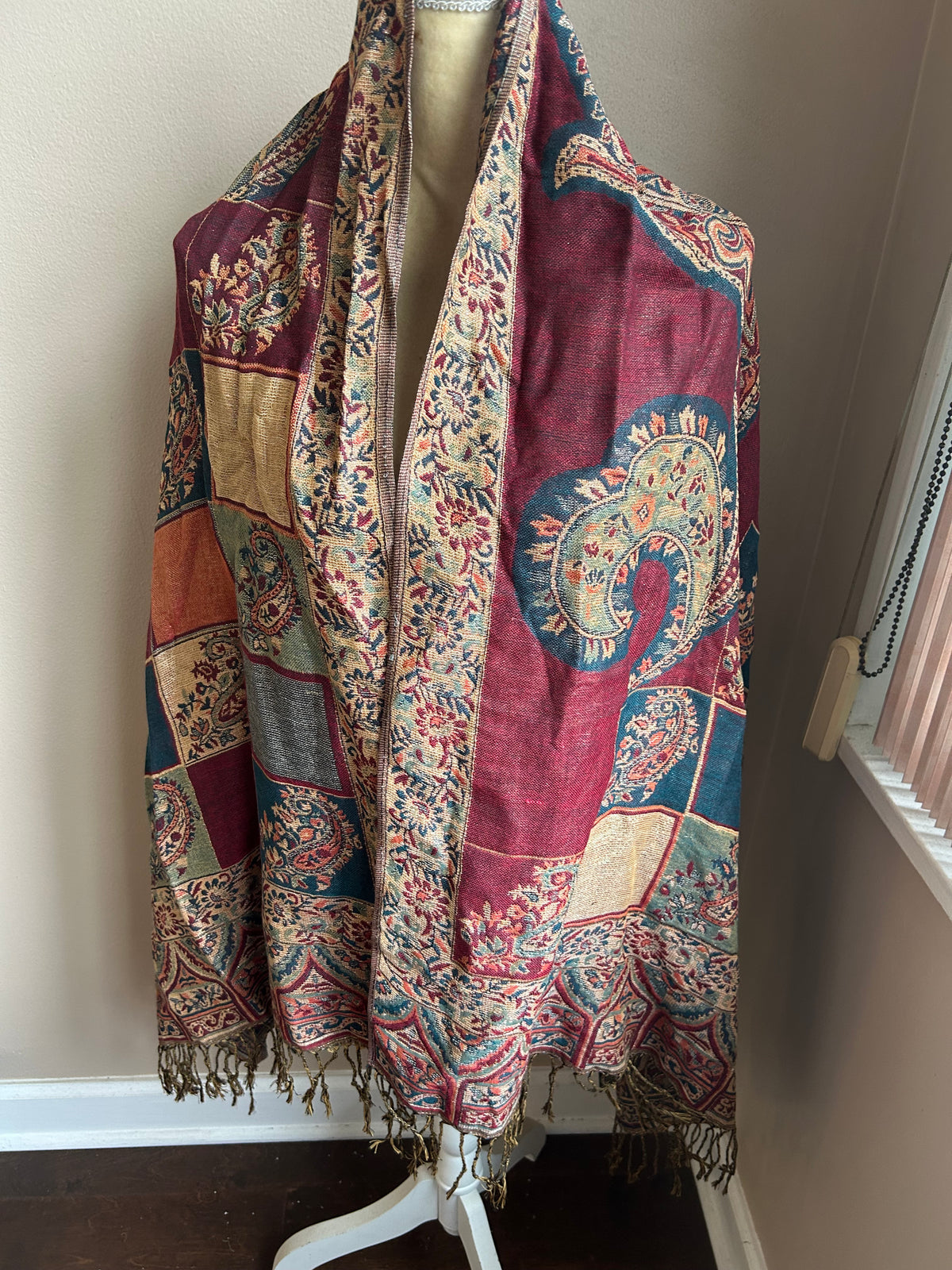 Avenue Women’s Shawl Wrap Scarf Paisely Print New Floral Fringed 5002