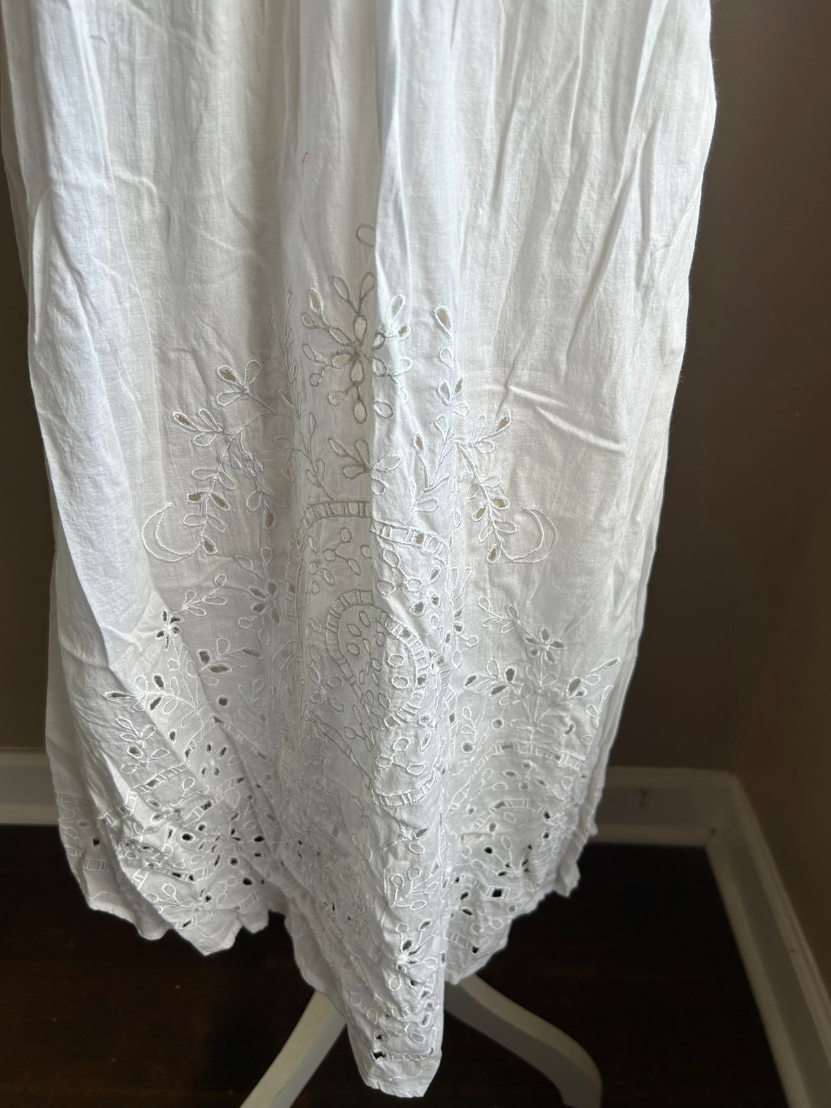 Mystery Women’s Embroidered Smocked Dress Sz S Cotton Lined White 5003