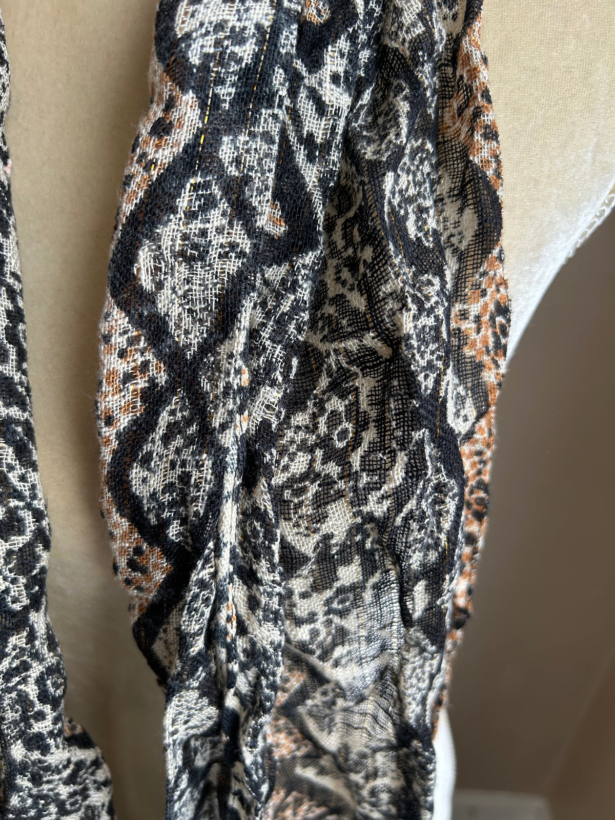New Womens Printed Scarf  Fringed Multicolor Lurex 5002-3102