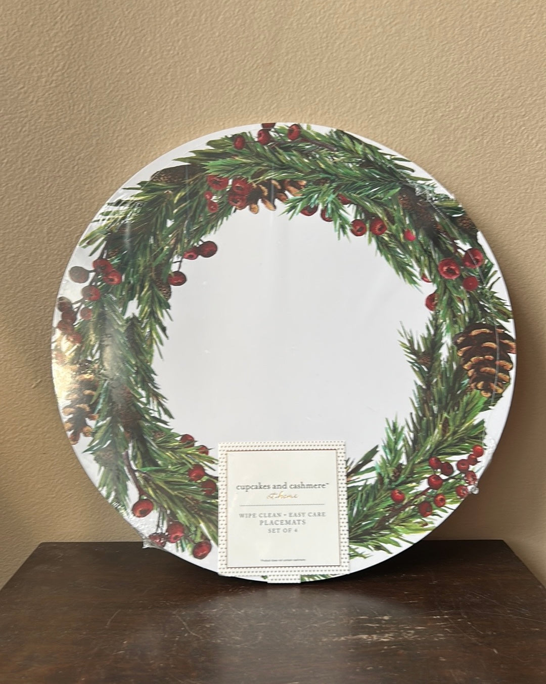 Cupcakes & Cashmere Set Of 4 Placemats Cork Christmas Wreath Holly Berries New