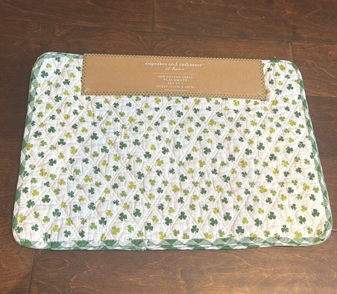 Cupcakes & Cashmere St Patricks Day 4 Placemats Reversible Quilted Clover Check