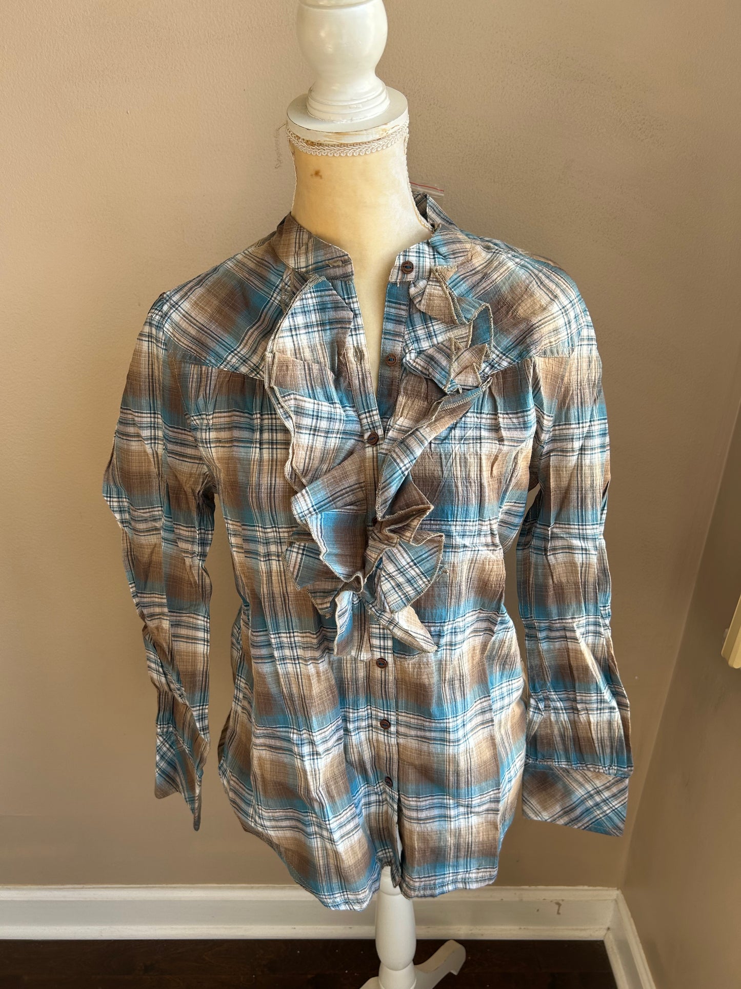 Urban Cotton Company Women’s Long Sleeve Dress Shirt Plaid Ruffle New Sz M