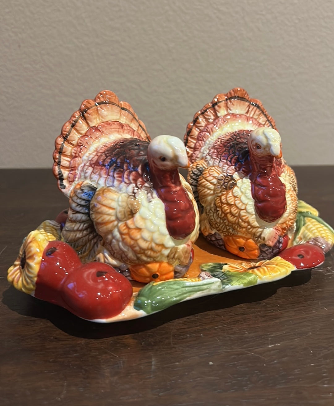Heritage Harvest Turkey Salt pepper shakers on Tray New