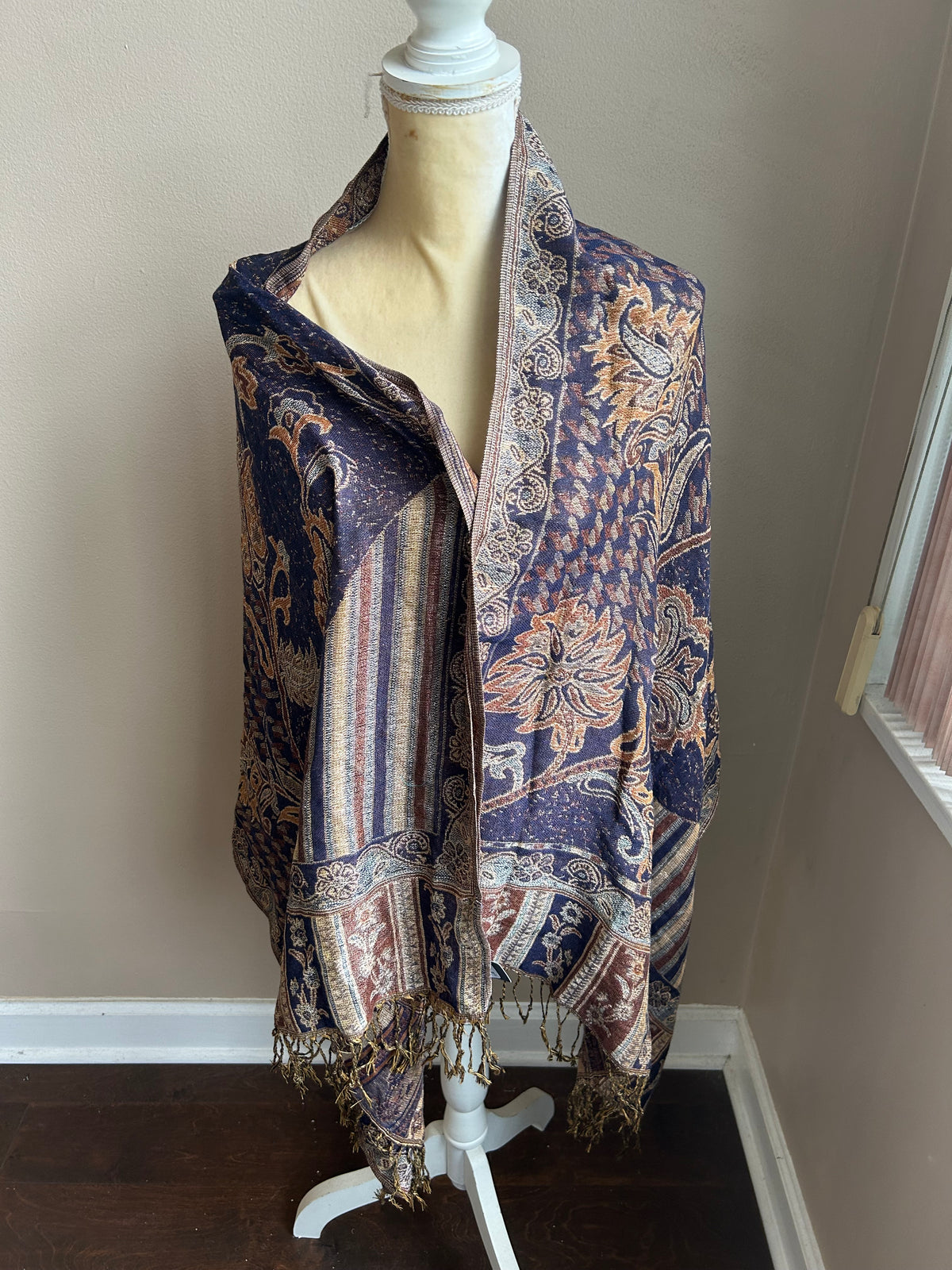 Avenue Women’s Shawl Wrap Scarf Paisely Print Lurex New Floral Fringed 5002