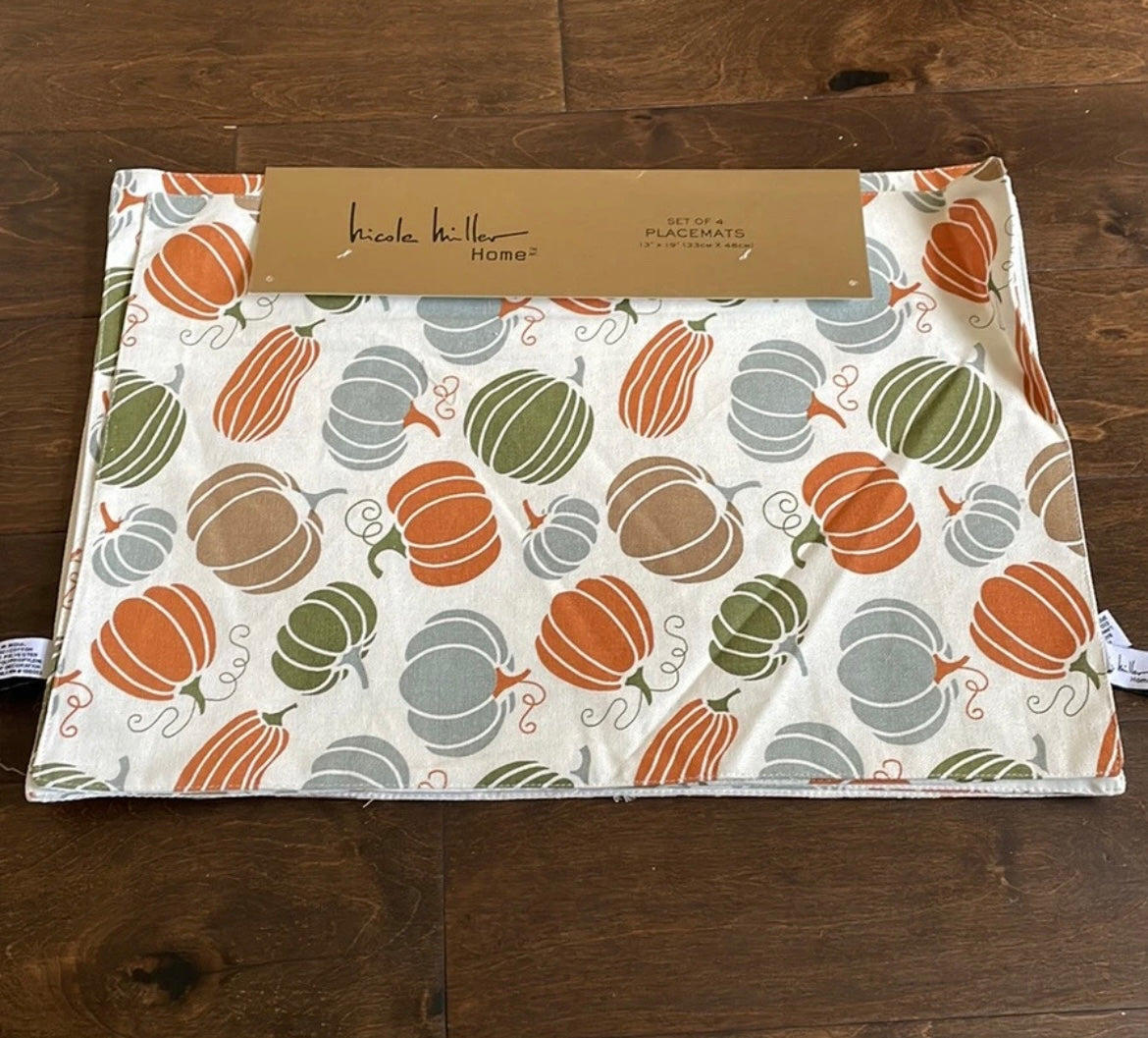 Nicole Miller Fall  Placemats Set Of 4 Thanksgiving Colorful Pumpkins New