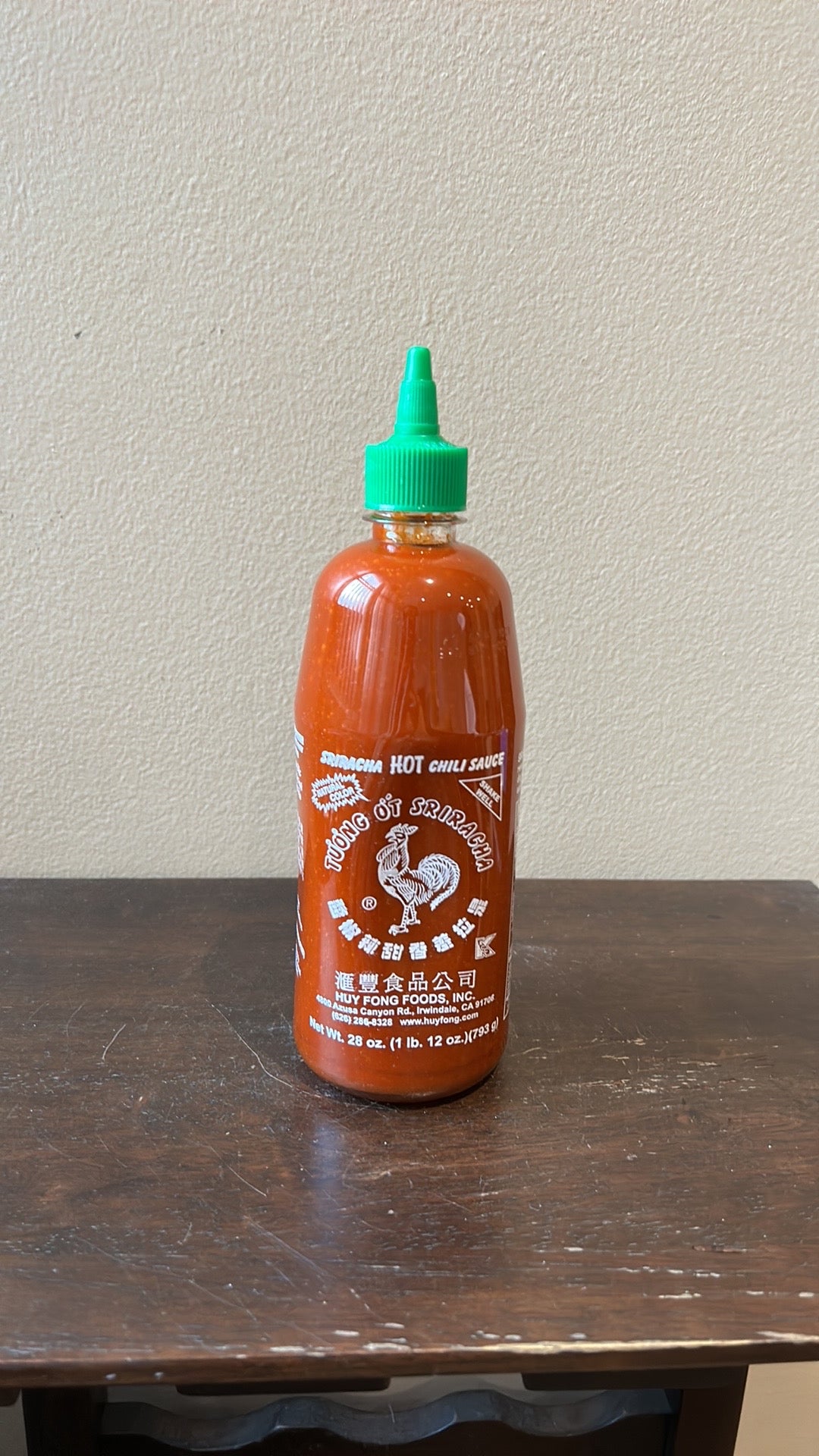 Huy Fong Foods Sriracha Hot Chili Sauce - 28 oz Expiration 02/24