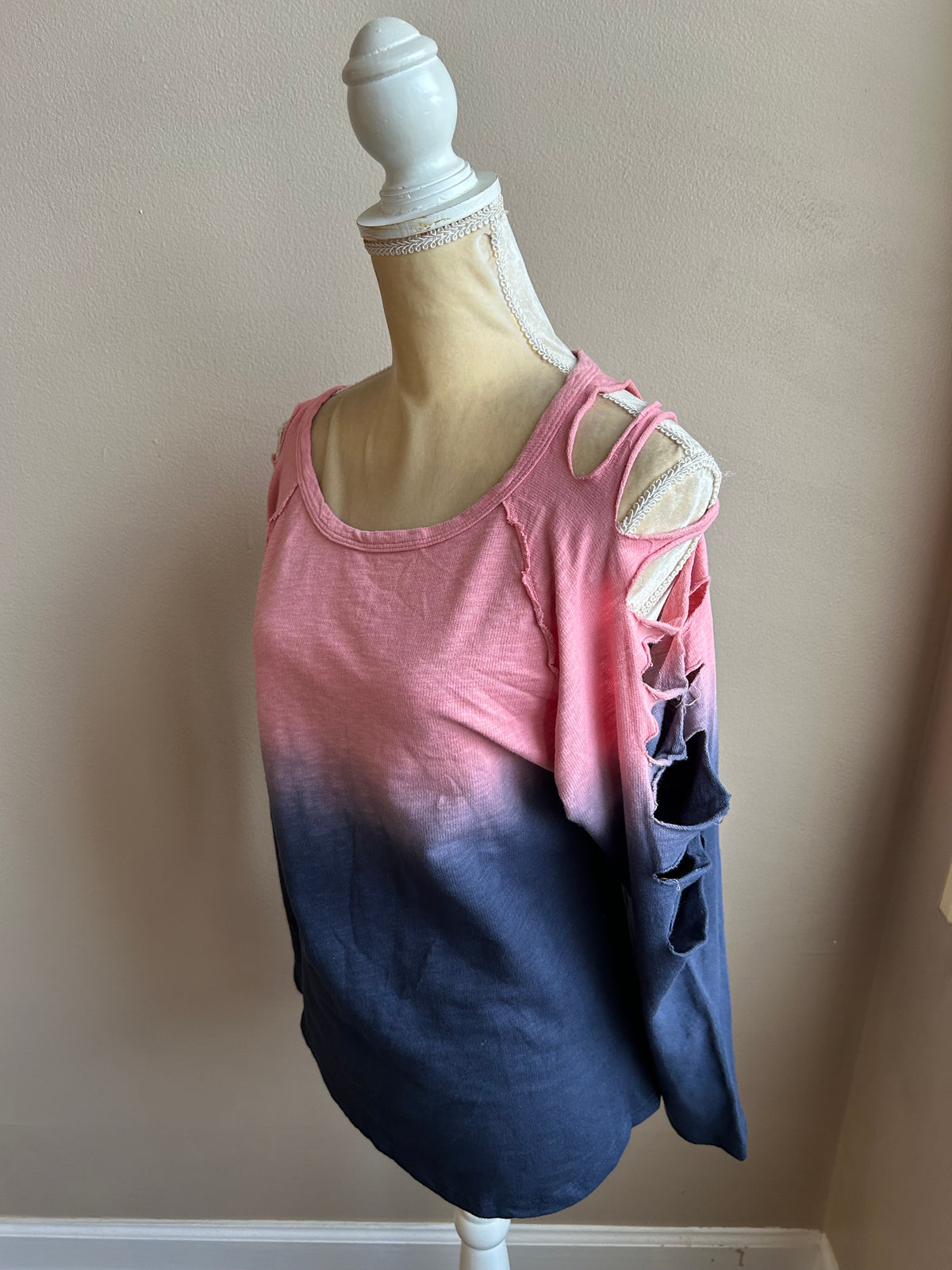 Urban X Womens Sz M Blouse Top Ombre Cutout Sleeves 4122
