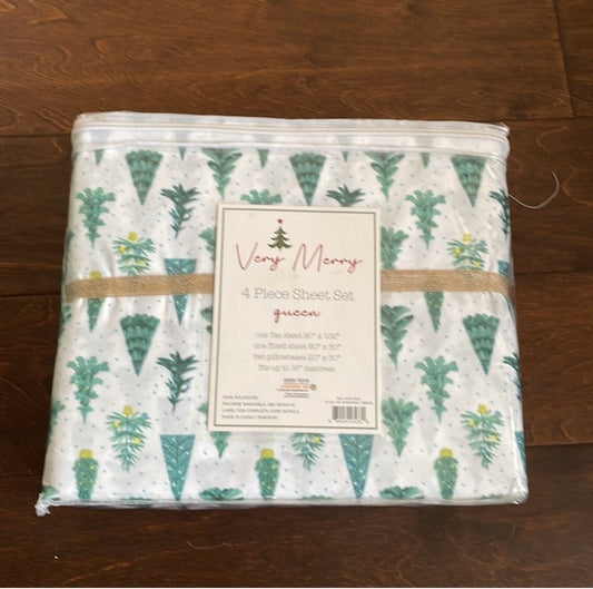 Very Merry  Christmas Tree Holiday Sheet Set New Polka Dot