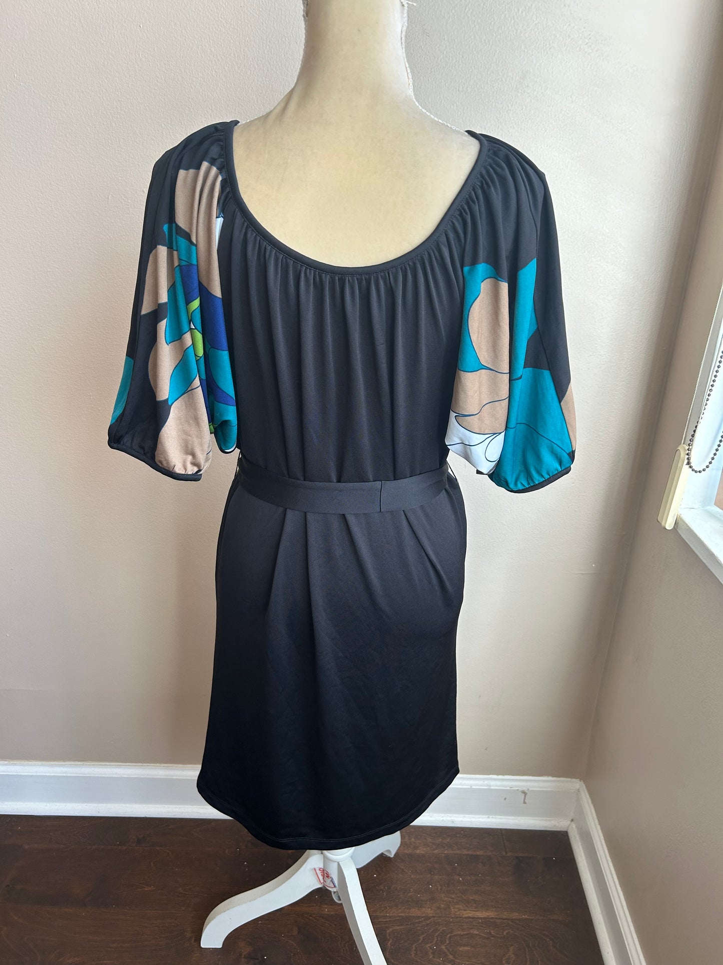 New Womens Dress Sz M Floral Print With Belt  4124