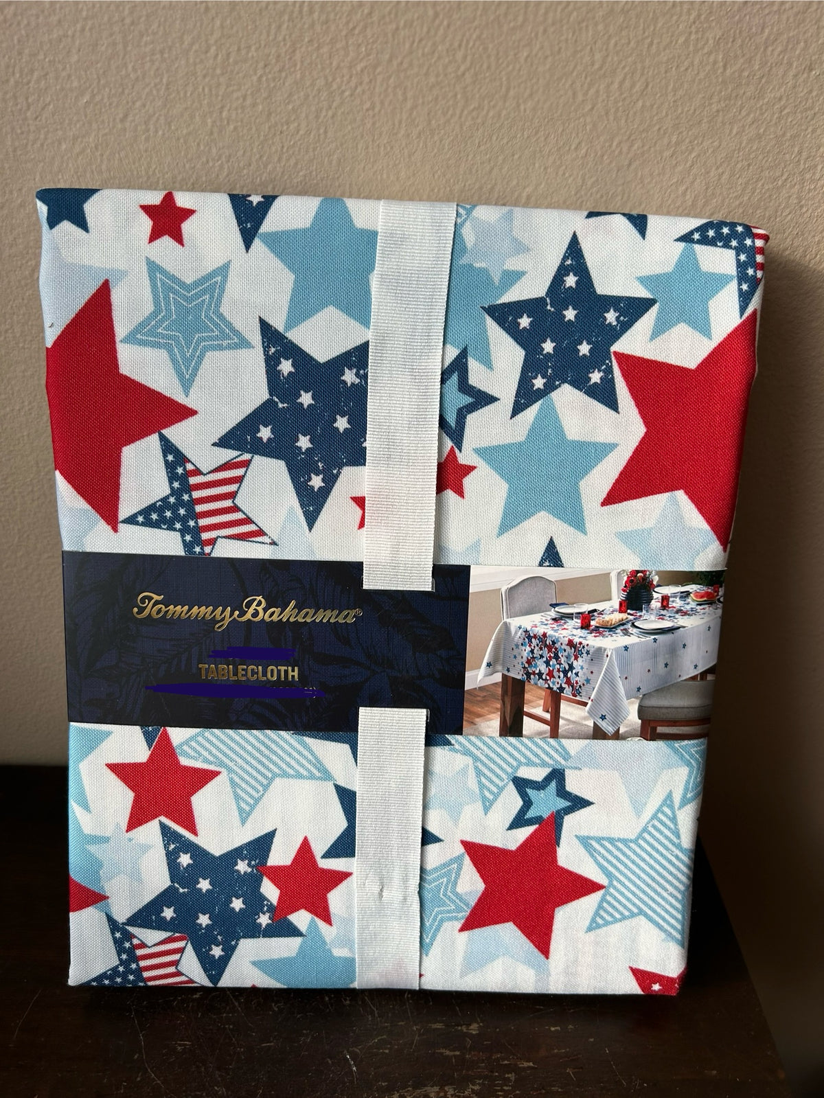 New Tommy Bahama Americana Tablecloth Floral Red White Blue Oblong 60”x84”
