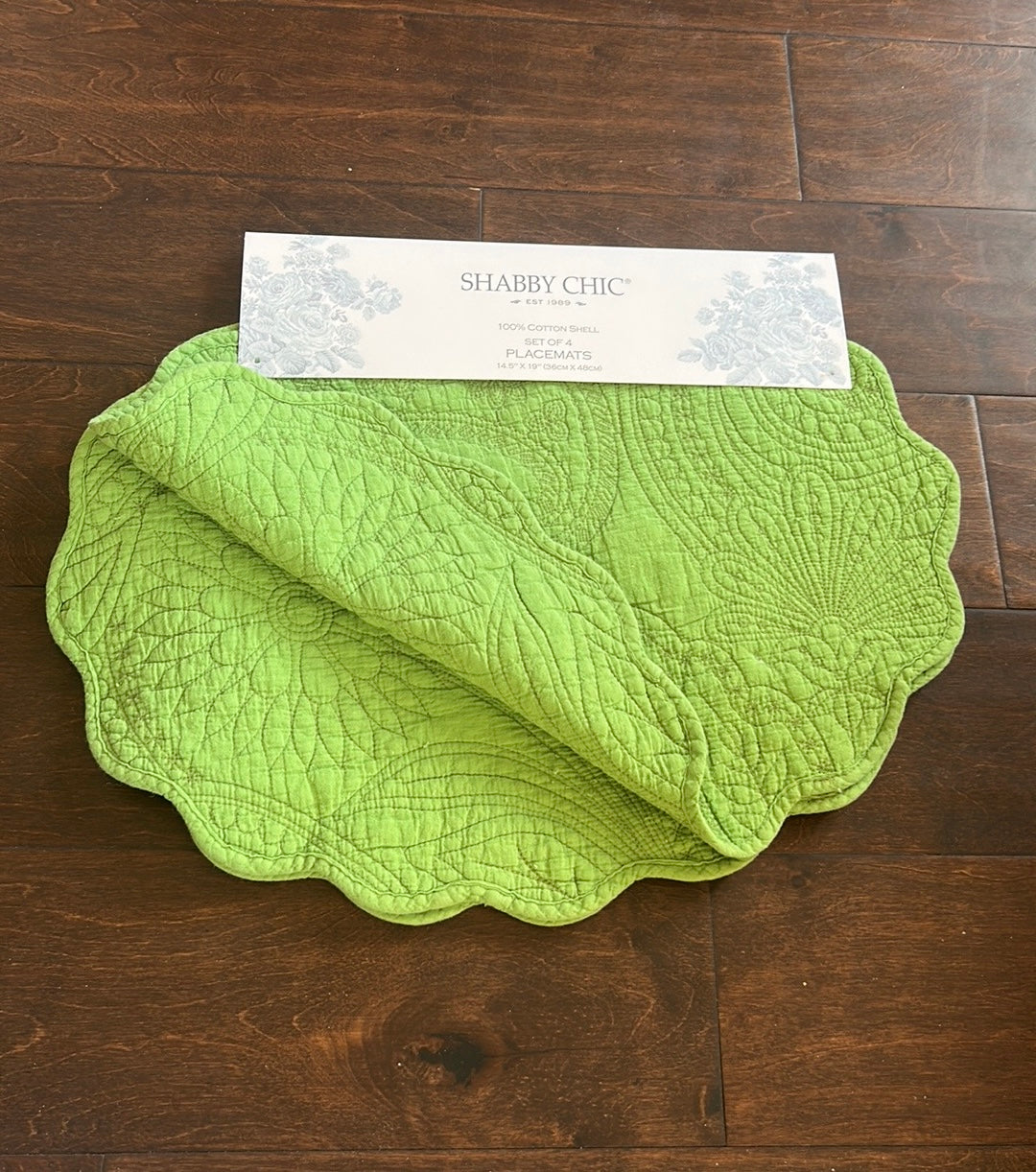 Shabby Chic 4 Scalloped Edged  Quilted Placemats New Green Oval