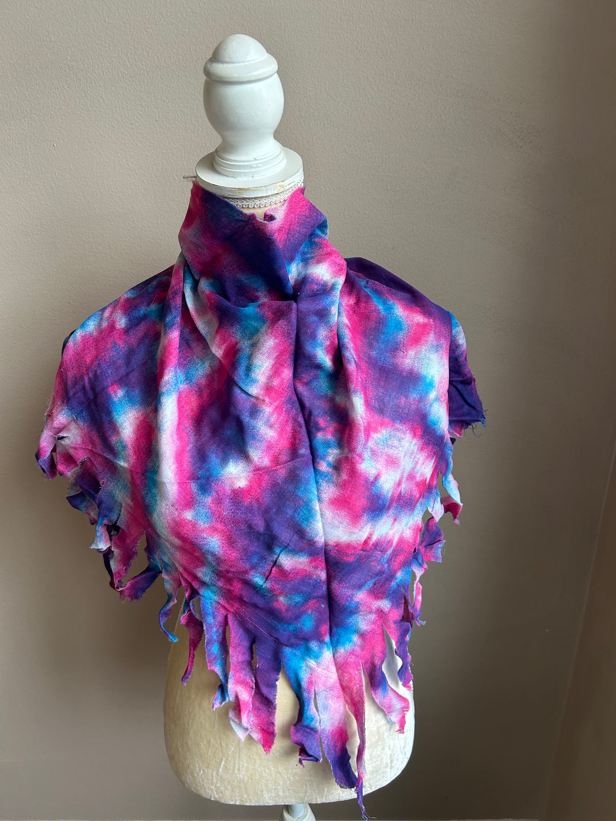 New Womens Scarf Tye Dye Multicolor Pink 5002-3102 Triangle Shaped