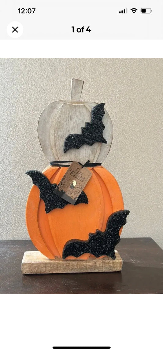 Witch Crafters New Wood Stacked Pumpkins Beaded Bats