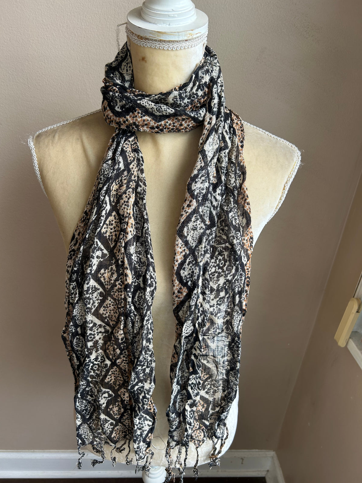 New Womens Printed Scarf  Fringed Multicolor Lurex 5002-3102