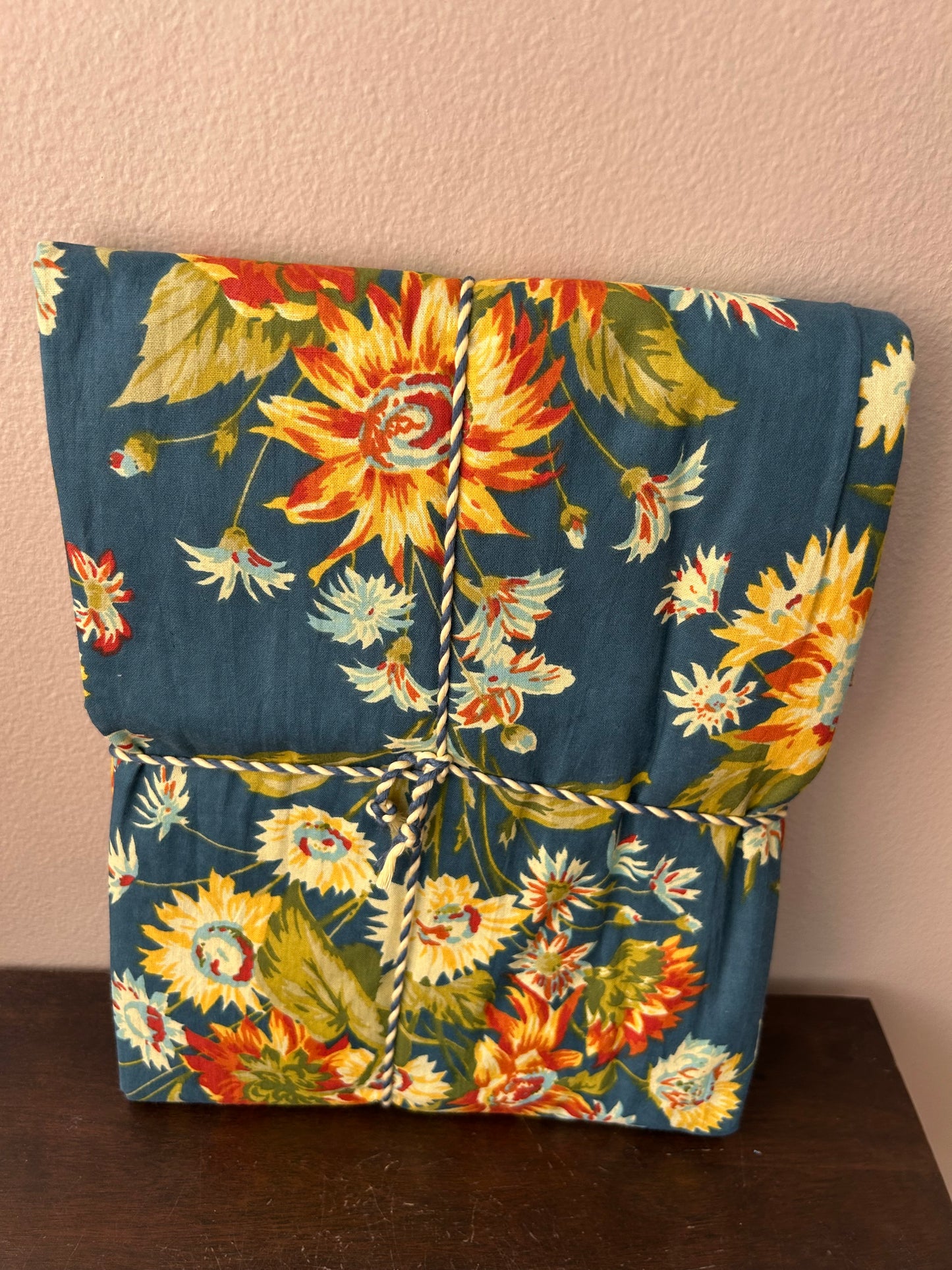 April Cornell Cotton Tablecloth Marguerite Floral New