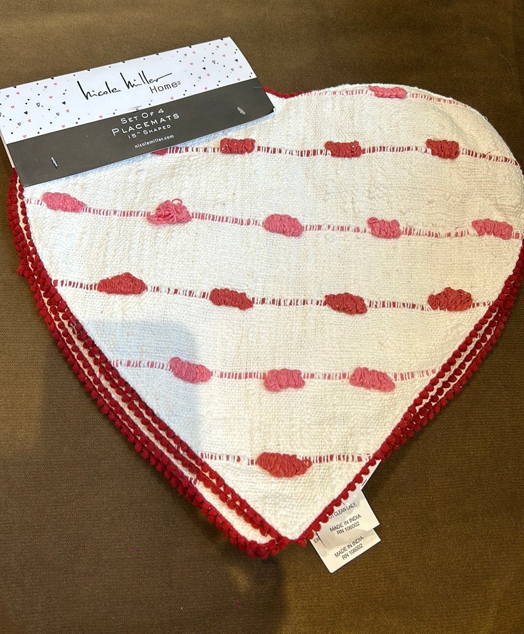 Nicole Miller Valentines  Set Of 4 Heart Shaped Placemats Valentines Day Love