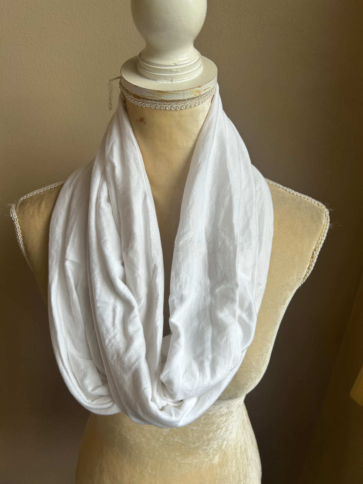 New Womens Infinity Scarf White   Viscose 5001-3102