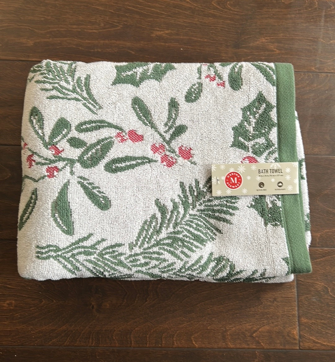 Martha Home Christmas Holly Berry  Bathroom Bath Towel NEW