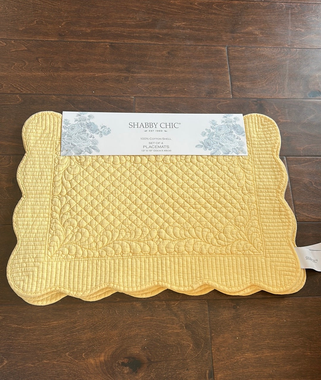 Shabby Chic 4 Scalloped Edged  Quilted Placemats New Yellow