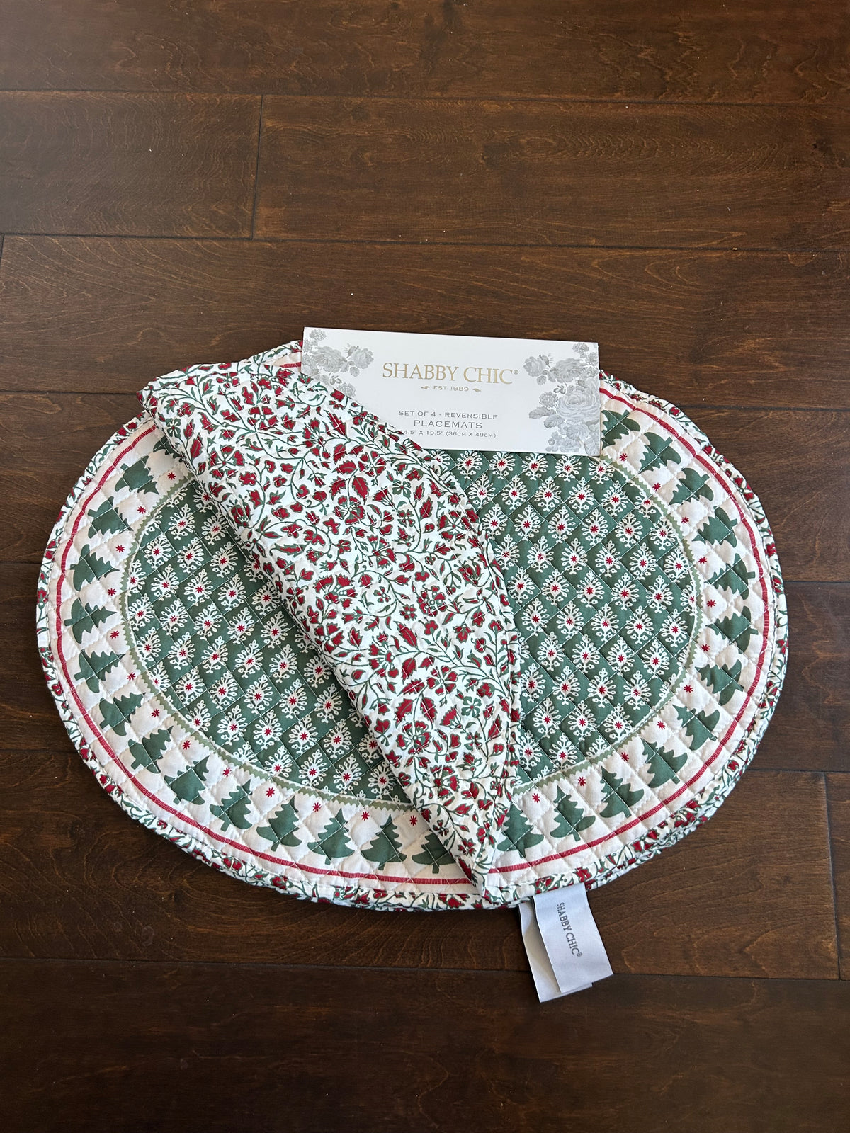 Shabby Chic 4 Reversible Quilted Placemats New Oval Christmas Trees Floral