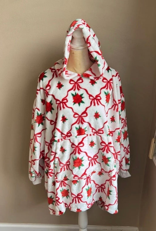 Marlo Lorenz Throwzy Poncho Christmas Bows Poinsettias New Gift One Size