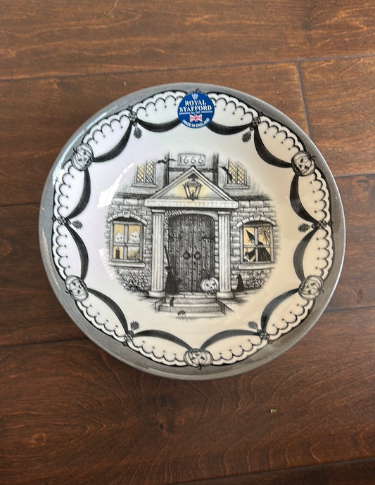X6 Royal Stafford Halloween Haunted House Witch 8 3/4” Made England Salad Bowls