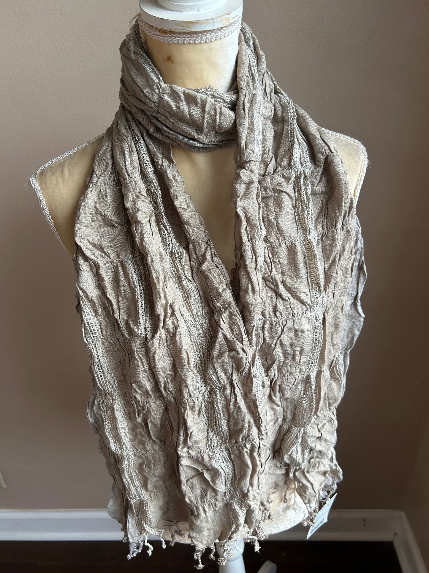 BDG Women’s Scarf New Khaki Tow Toned  Lace Accents Fringed 5000-3100