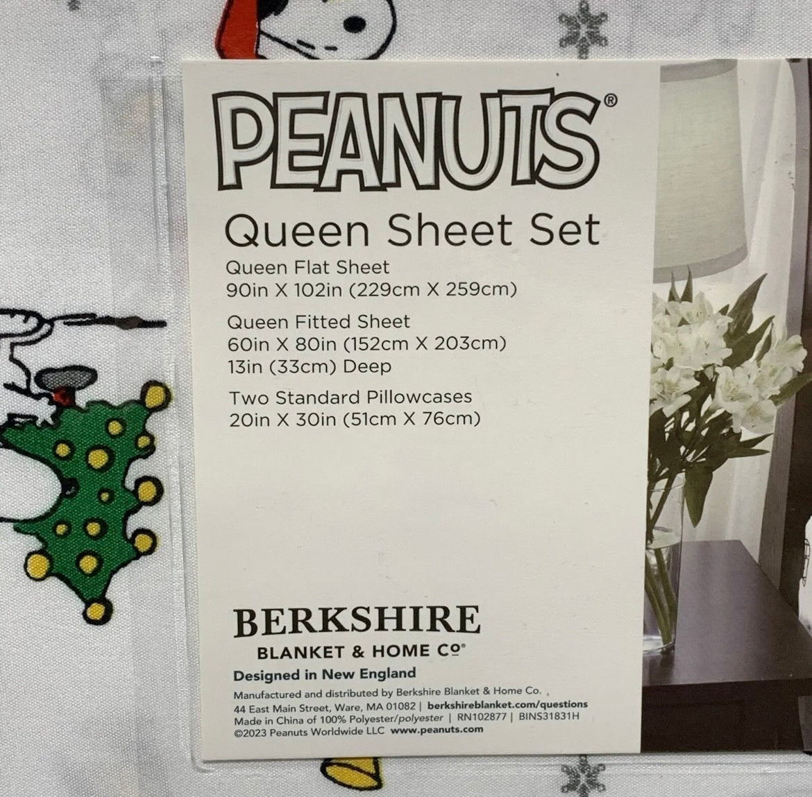 NEW PEANUTS SNOOPY CHRISTMAS 4 PC. QUEEN SHEET SET W/ TWO STANDARD PILLOWCASES