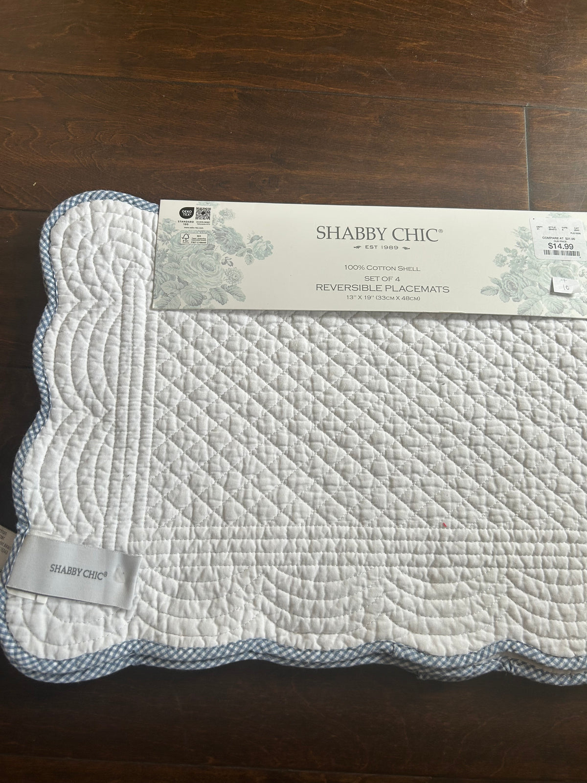 Shabby Chic 4 Scalloped Edged  Quilted Placemats New Reversible Blue White Place