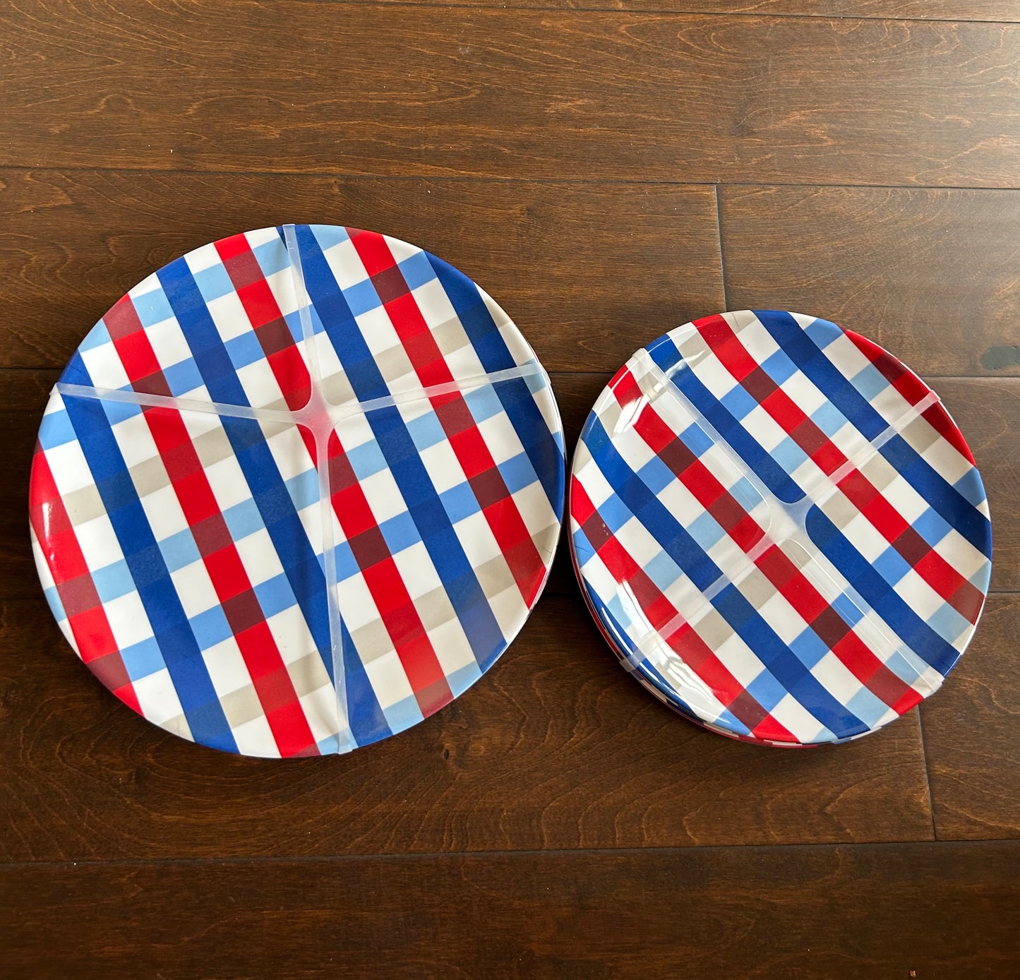 New Plaid American Dinnerware Set 8 Pc Melamine Red White Blue July 4th