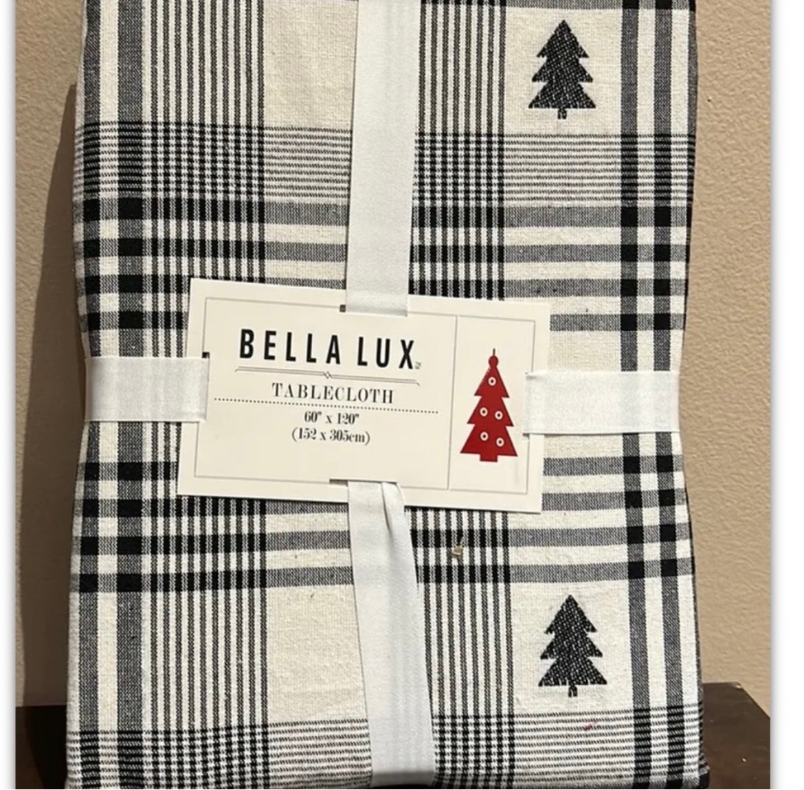 Bella Lux Christmas Tree Tablecloth Plaid Oblong Black White lurex