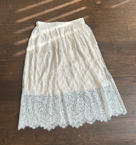 Women’s Skirt Lace Off White Lined Waist 26 ST2825 Scalloped Edge