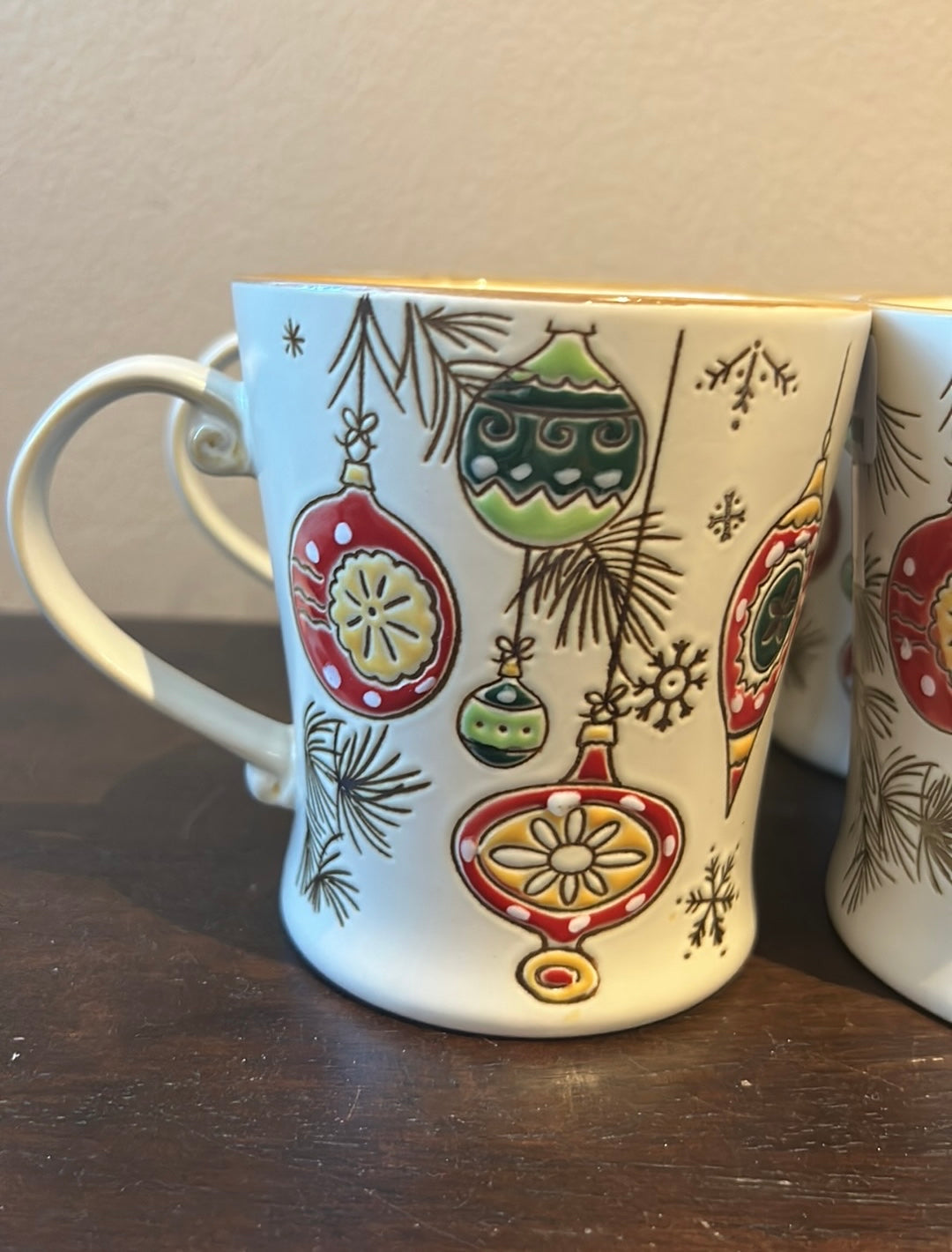 Eli & Ana Set of 4 Coffee Mugs  Christmas Ornaments  Holly New