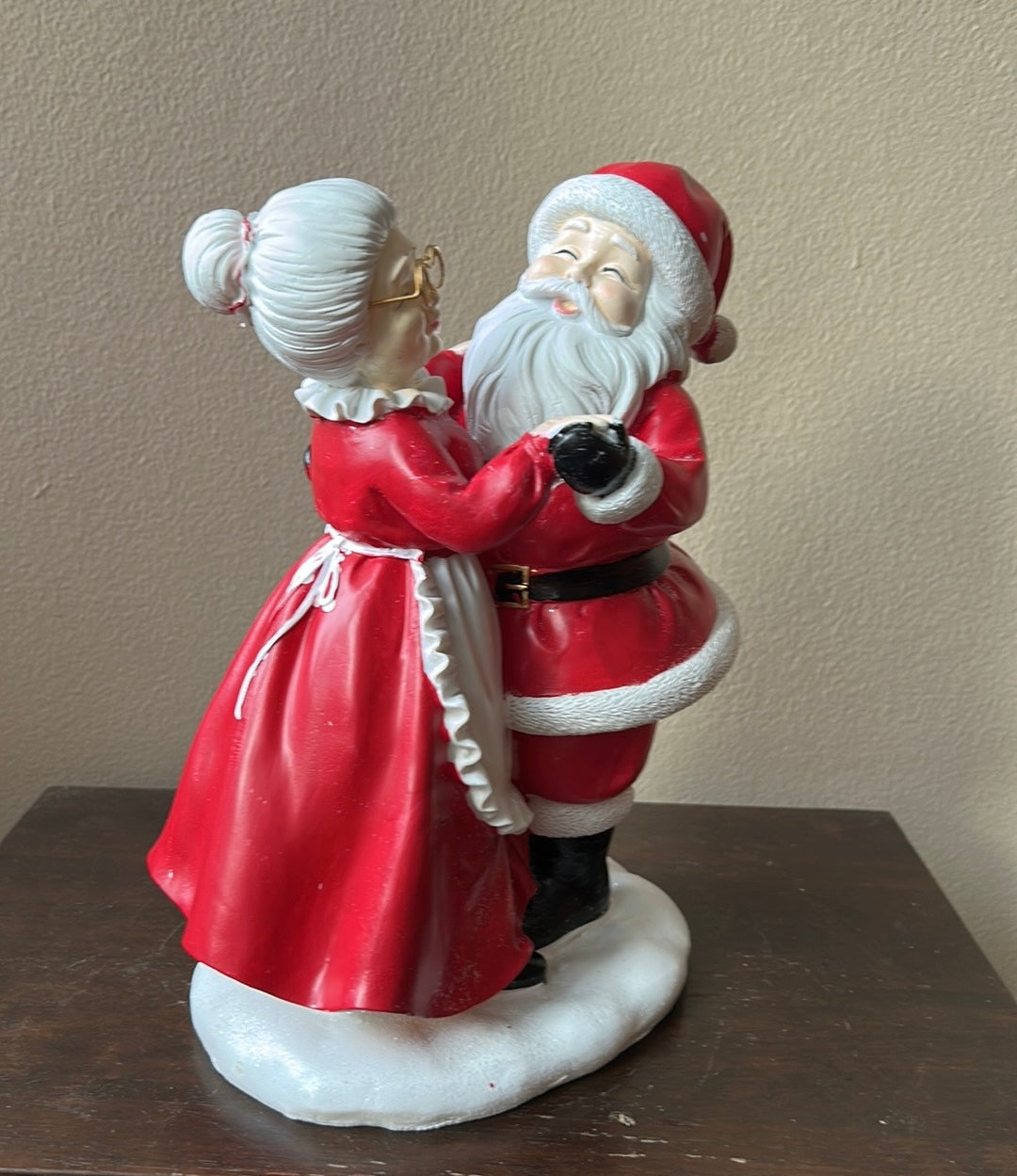 Cute Mr & Mrs Santa Claus Dancing Pose Tabletop New Figurine 11”