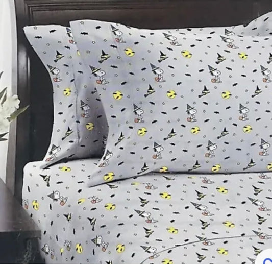 PEANUTS Halloween Size SHEET SET Snoopy Woodstock Witch Broom Bats NEW