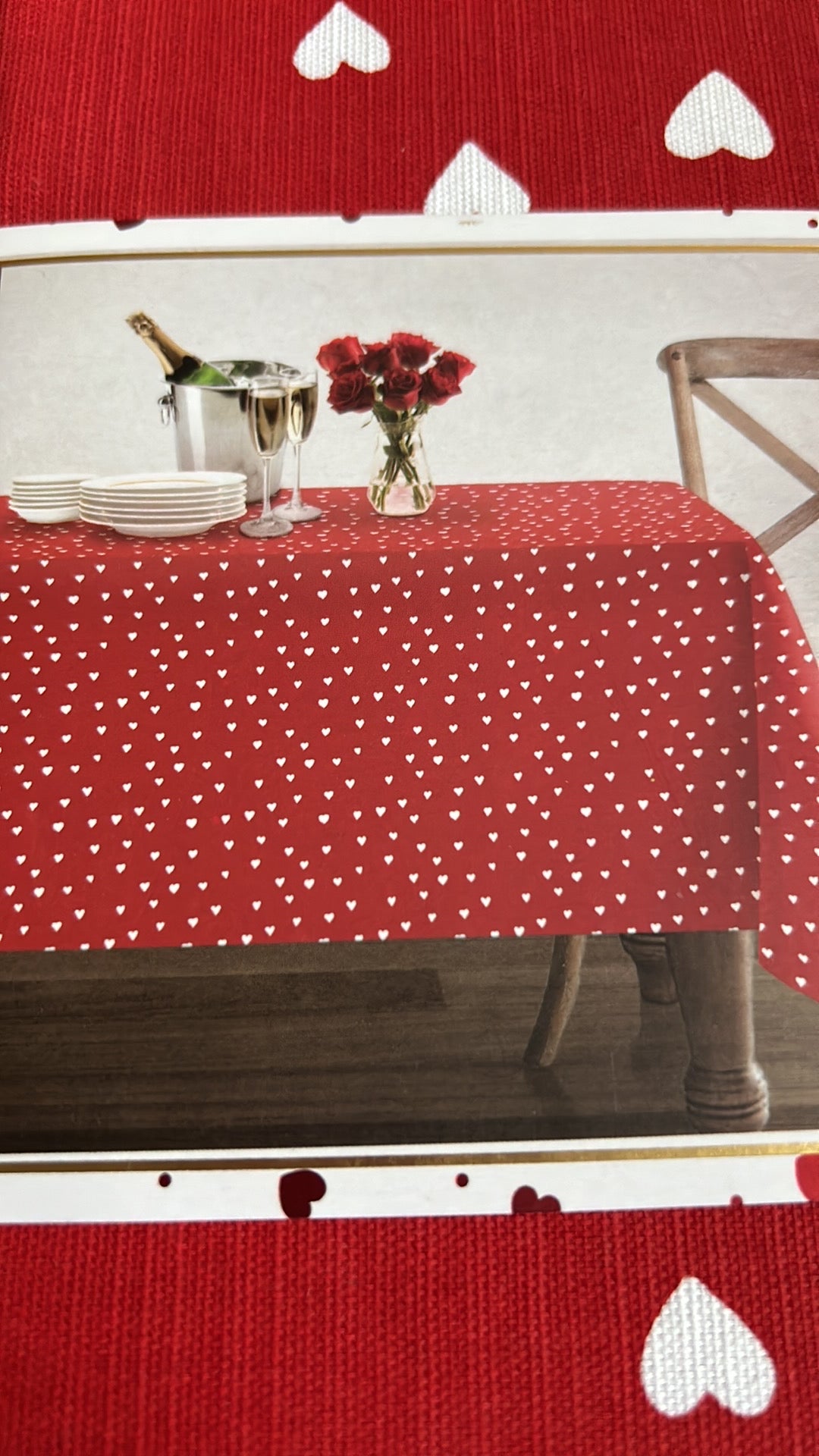 Envogue Tablecloth Valentines Day Hearts Red White New Round Cotton