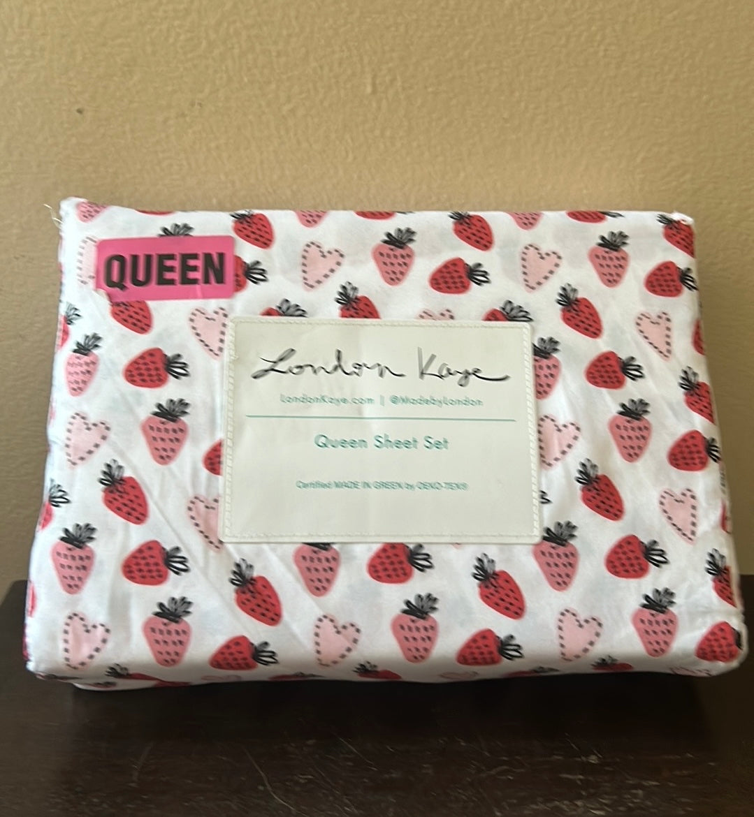 London Kaye sheet Set Strawberry Print Queen Size Pink Red Microfiber New