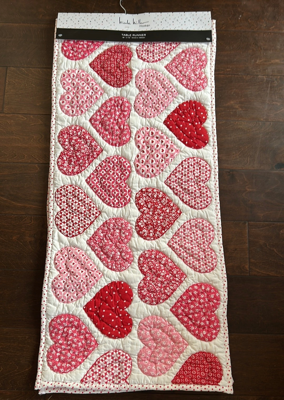 Nicole Miller Valentines Day Quilted Table Runner Reversible Red Pink Hearts New